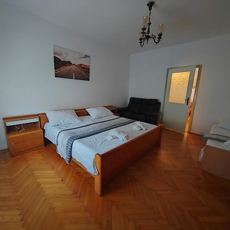 Apartments Kocijan Sukosan Bagian luar foto