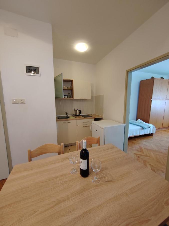 Apartments Kocijan Sukosan Bagian luar foto