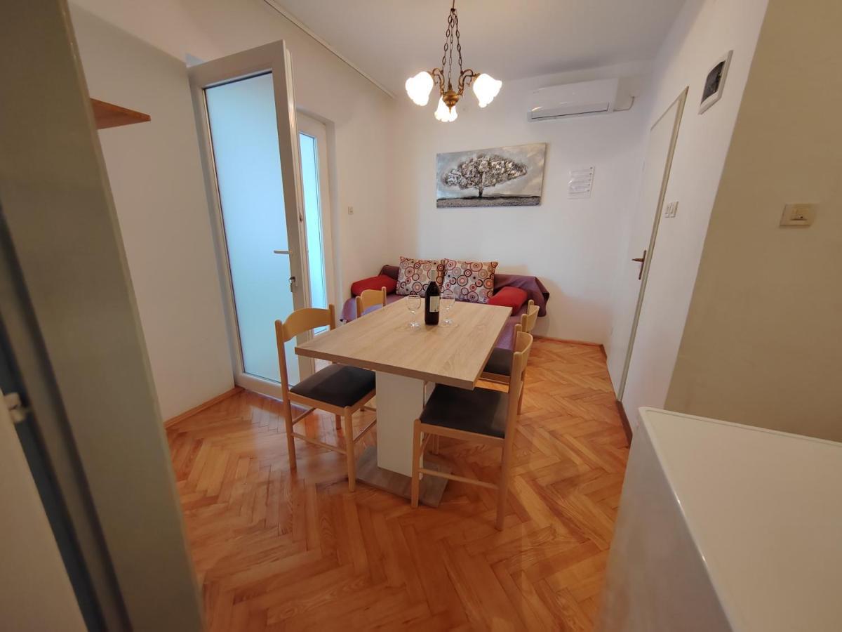 Apartments Kocijan Sukosan Bagian luar foto