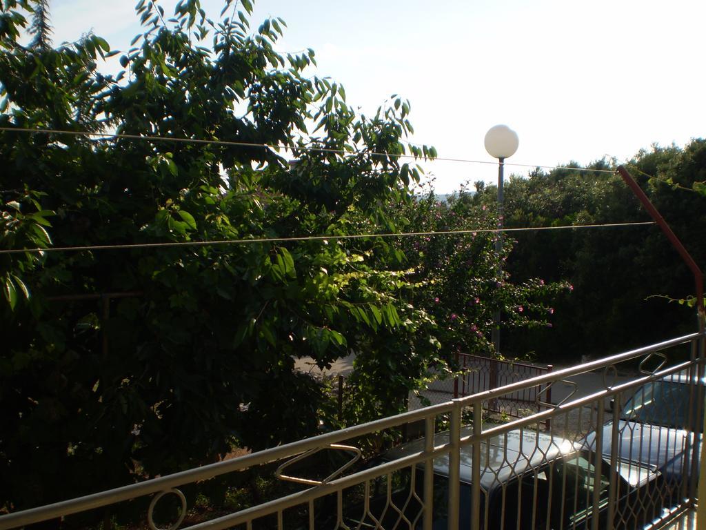 Apartments Kocijan Sukosan Bagian luar foto