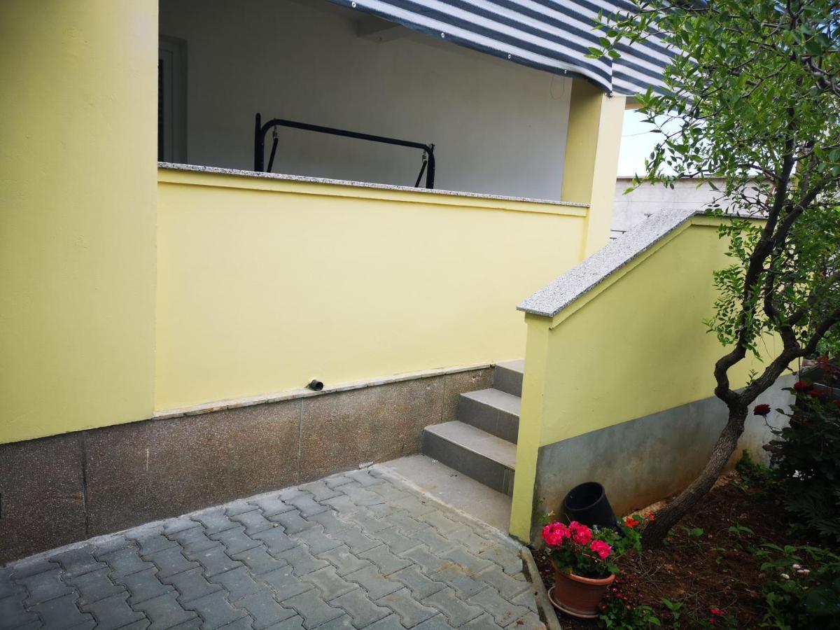 Apartments Kocijan Sukosan Bagian luar foto